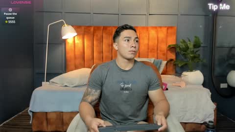 hunk_ryan online show from January 31, 2025, 1:34 pm
