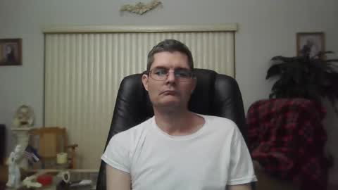 Snapshot of hunkmasclefad458 chatting on January 13, 2025, 5:55 am hunkmasclefad458 online show from January 13, 2025, 5:55 am