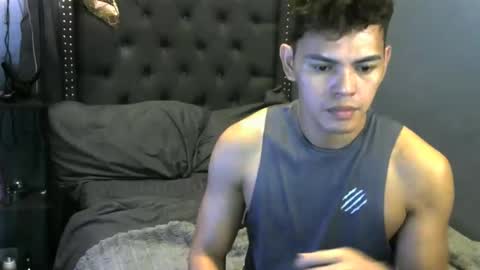 Snapshot of hunkpinoy16 chatting on September 24, 2025, 10:07 am Thehunkpinoy online show from September 24, 2025, 10:07 am