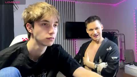 hunks_bromance online show from March 19, 2026, 4:33 pm