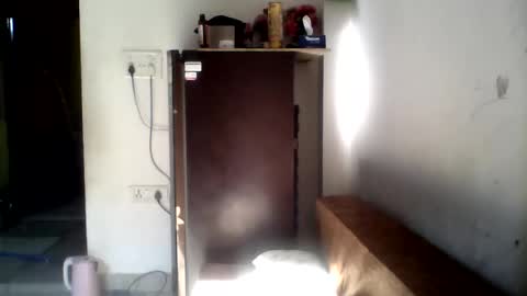 hunkster102 online show from February 8, 2026, 4:05 am