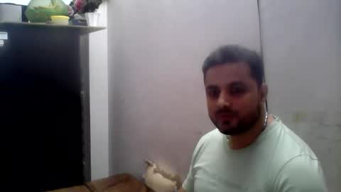 hunkster102 online show from May 31, 2026, 11:39 am