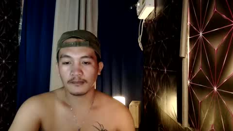 Snapshot of hunkylloyd chatting on December 15, 2024, 2:59 pm hunkylloyd online show from December 15, 2024, 2:59 pm