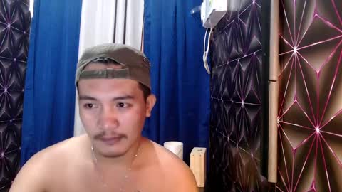 Snapshot of hunkylloyd chatting on December 16, 2024, 12:15 am hunkylloyd online show from December 16, 2024, 12:15 am