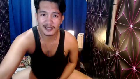 Snapshot of hunkylloyd chatting on December 16, 2024, 3:19 am hunkylloyd online show from December 16, 2024, 3:19 am