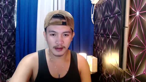 Snapshot of hunkylloyd chatting on December 17, 2024, 4:34 am hunkylloyd online show from December 17, 2024, 4:34 am