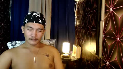 Snapshot of hunkylloyd chatting on December 18, 2024, 12:40 pm hunkylloyd online show from December 18, 2024, 12:40 pm