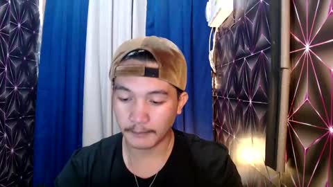 Snapshot of hunkylloyd chatting on December 22, 2024, 8:49 am hunkylloyd online show from December 22, 2024, 8:49 am