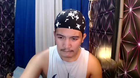 Snapshot of hunkylloyd chatting on December 24, 2024, 3:38 am hunkylloyd online show from December 24, 2024, 3:38 am