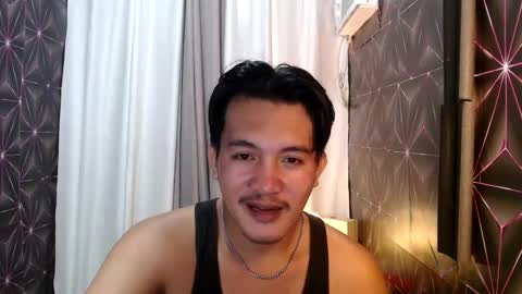 Snapshot of hunkylloyd chatting on December 28, 2024, 6:29 pm hunkylloyd online show from December 28, 2024, 6:29 pm
