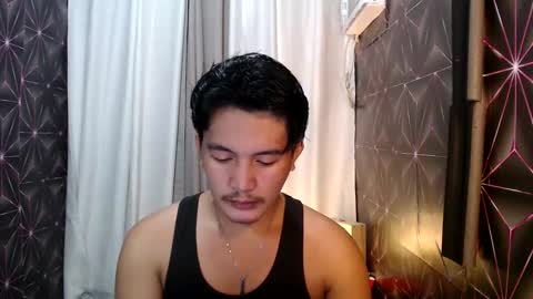 Snapshot of hunkylloyd chatting on December 29, 2024, 7:28 am hunkylloyd online show from December 29, 2024, 7:28 am