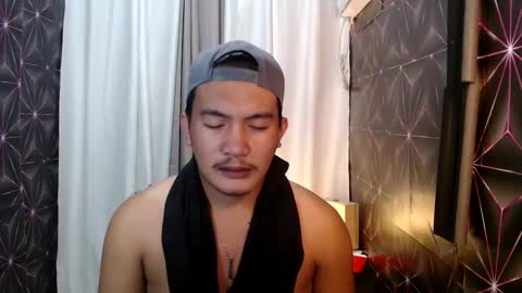 Snapshot of hunkylloyd chatting on December 29, 2024, 2:42 pm hunkylloyd online show from December 29, 2024, 2:42 pm