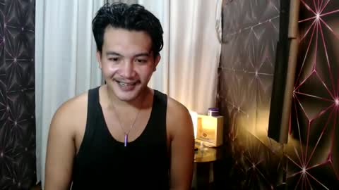 Snapshot of hunkylloyd chatting on January 2, 2025, 5:35 am hunkylloyd online show from January 2, 2025, 5:35 am