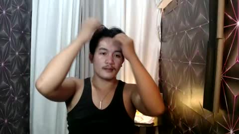 Snapshot of hunkylloyd chatting on January 3, 2025, 4:33 am hunkylloyd online show from January 3, 2025, 4:33 am