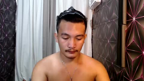 Snapshot of hunkylloyd chatting on February 19, 2025, 3:39 am hunkylloyd online show from February 19, 2025, 3:39 am