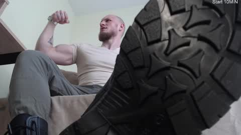 Snapshot of hunkytime chatting on February 12, 2026, 11:38 am I AM NOT A DIRECTOR I AM THE BOSS KINGDADDYSIRSTR8ALPHAMASTER online show from February 12, 2026, 11:38 am