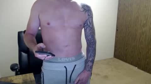 Snapshot of hunter_jayden7 chatting on June 8, 2026, 10:10 pm TypsyT7 online show from June 8, 2026, 10:10 pm