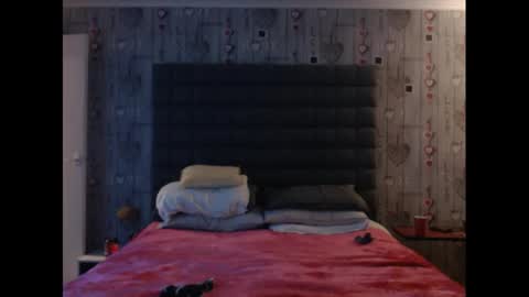 HunterandEsme online show from January 21, 2025, 10:30 pm