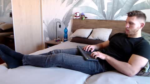 Snapshot of hunterbridges chatting on January 14, 2025, 9:13 am Hunter Bridges online show from January 14, 2025, 9:13 am