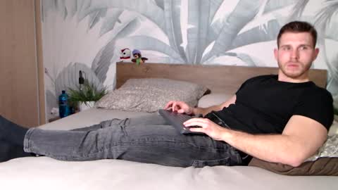 Snapshot of hunterbridges chatting on February 8, 2025, 4:47 pm Hunter Bridges online show from February 8, 2025, 4:47 pm