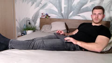 Snapshot of hunterbridges chatting on February 9, 2025, 9:28 pm Hunter Bridges online show from February 9, 2025, 9:28 pm