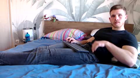 Snapshot of hunterbridges chatting on March 7, 2025, 12:34 pm Hunter Bridges online show from March 7, 2025, 12:34 pm