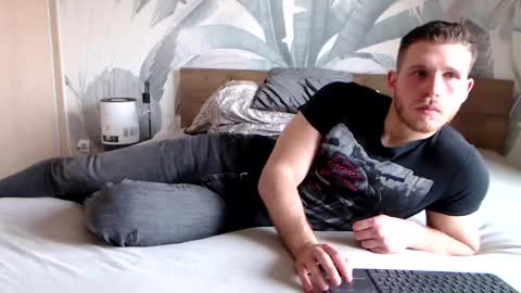 Snapshot of hunterbridges chatting on March 9, 2025, 11:36 am Hunter Bridges online show from March 9, 2025, 11:36 am