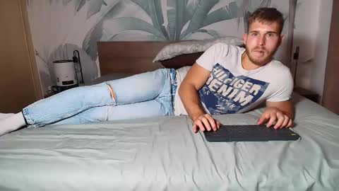 Snapshot of hunterbridges chatting on September 22, 2025, 2:08 pm Hunter Bridges online show from September 22, 2025, 2:08 pm