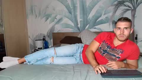 Snapshot of hunterbridges chatting on September 24, 2025, 9:12 am Hunter Bridges online show from September 24, 2025, 9:12 am