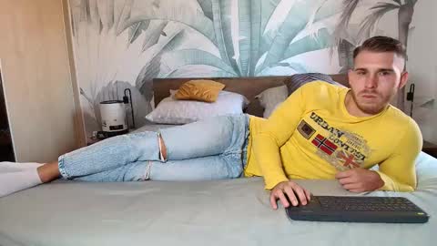 Snapshot of hunterbridges chatting on September 27, 2025, 9:47 am Hunter Bridges online show from September 27, 2025, 9:47 am