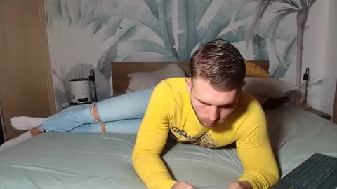 Snapshot of hunterbridges chatting on October 4, 2025, 10:13 am Hunter Bridges online show from October 4, 2025, 10:13 am