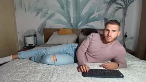 Snapshot of hunterbridges chatting on October 9, 2025, 2:15 pm Hunter Bridges online show from October 9, 2025, 2:15 pm