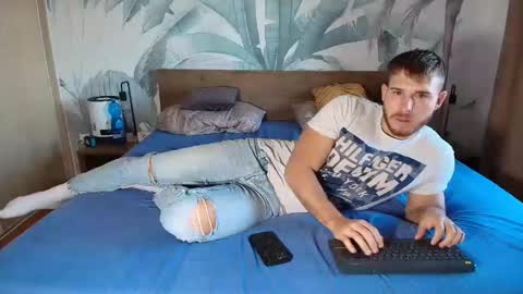 Snapshot of hunterbridges chatting on October 19, 2025, 7:20 am Hunter Bridges online show from October 19, 2025, 7:20 am