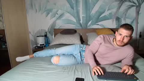 Hunter Bridges online show from November 22, 2025, 5:39 am