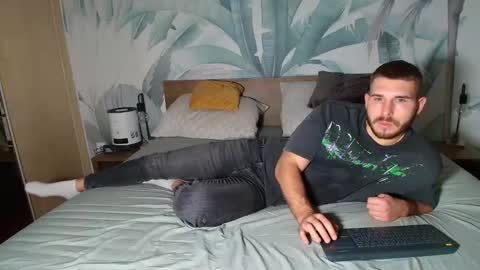 Hunter Bridges online show from November 28, 2025, 3:47 pm