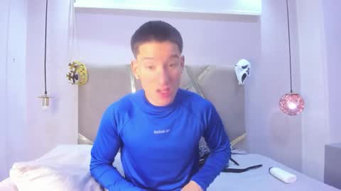 hunterheat_ online show from October 16, 2025, 12:06 pm