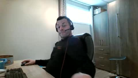 hurley7890 online show from December 15, 2025, 6:01 pm