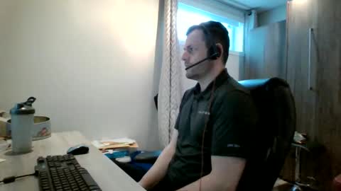 hurley7890 online show from April 7, 2026, 2:50 pm