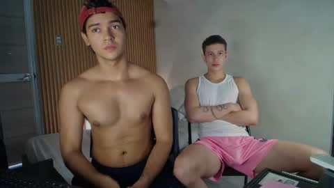 husband_xxx online show from April 19, 2026, 3:33 pm