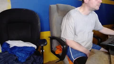 Huskyguy online show from March 4, 2026, 4:29 am