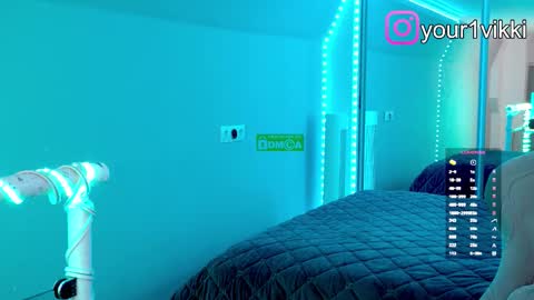 Vika online show from November 12, 2025, 7:35 pm