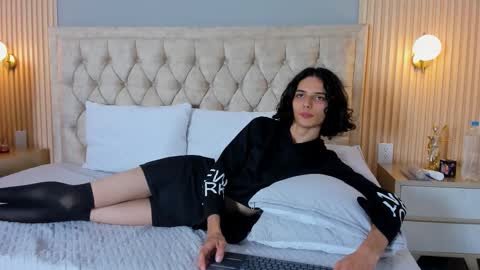 Snapshot of hxxyro chatting on February 17, 2026, 6:58 pm hxxyro online show from February 17, 2026, 6:58 pm