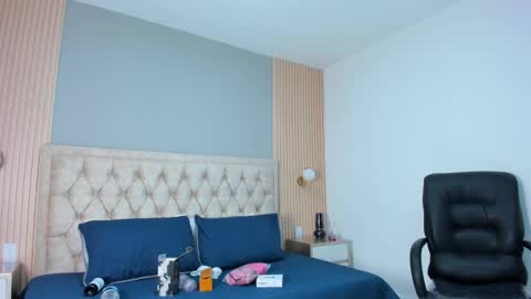 hxxyro online show from April 2, 2026, 1:09 pm