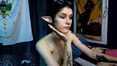 Hyeon Jin online show from January 18, 2025, 3:42 am