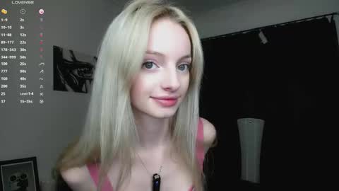 Snapshot of hypno_eyes_babe chatting on October 18, 2025, 2:51 pm Kate online show from October 18, 2025, 2:51 pm
