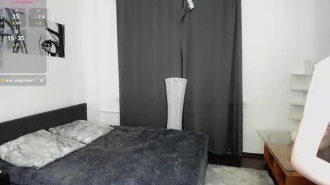 Snapshot of hypno_eyes_babe chatting on October 24, 2025, 1:51 pm Kate online show from October 24, 2025, 1:51 pm