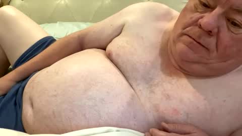 Snapshot of hypnotizing4u chatting on February 5, 2026, 2:22 pm hypnotizing4u online show from February 5, 2026, 2:22 pm