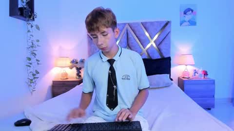 Son Hyunjin online show from October 24, 2025, 10:50 pm