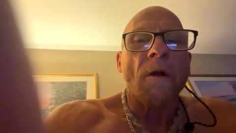 i1nt2fuk online show from September 23, 2025, 6:05 am