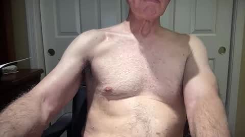 Snapshot of i8bgcq chatting on November 6, 2025, 3:57 pm The Talented Mr. DILFy online show from November 6, 2025, 3:57 pm